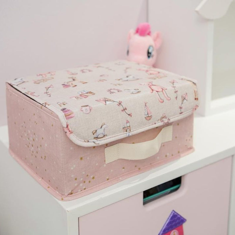 “Mini pink / blue fabric storage box with lid – nursery organizer for baby essentials”
“Small pink / blue storage bin with golden stars and printed playful lid”
“Compact nursery storage box for toys, diapers, and accessories”
“Pink & Blue fabric organizer with handle and illustrated lid design”
“Baby nursery mini storage chest in pink & blue with cute motifs
