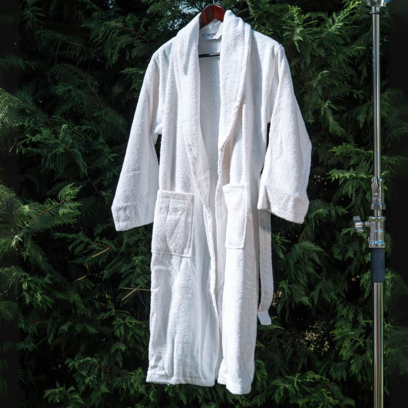 Classic cotton bathrobe with belt and pocket