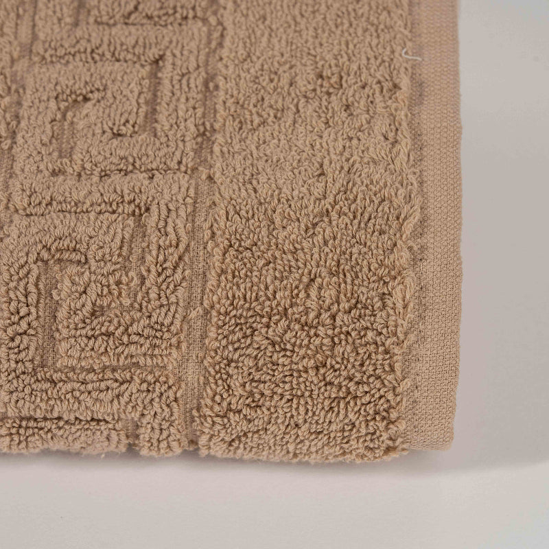 Absorbent hotel-style camel bathroom rug