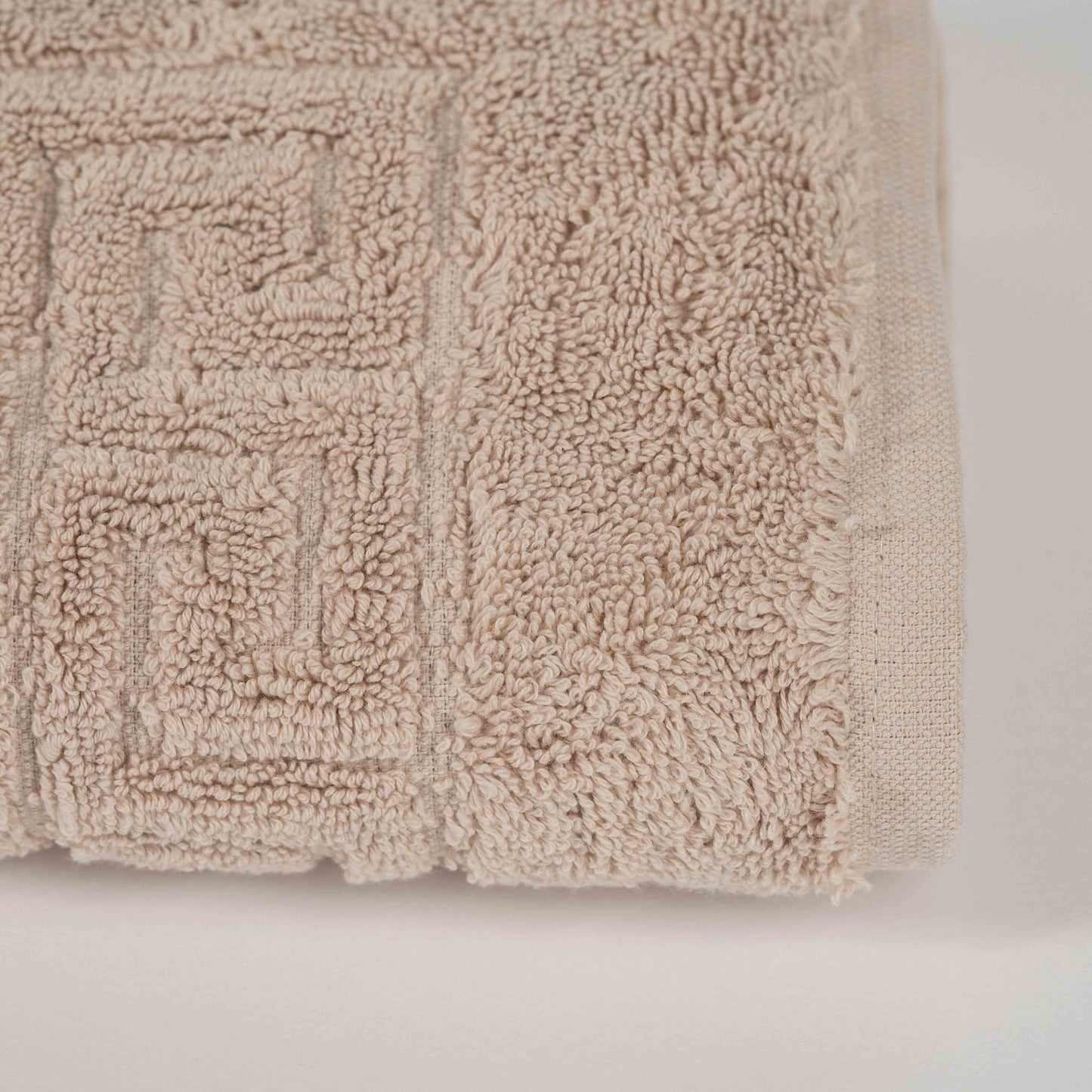 Absorbent hotel-style sand beige bathroom rug
