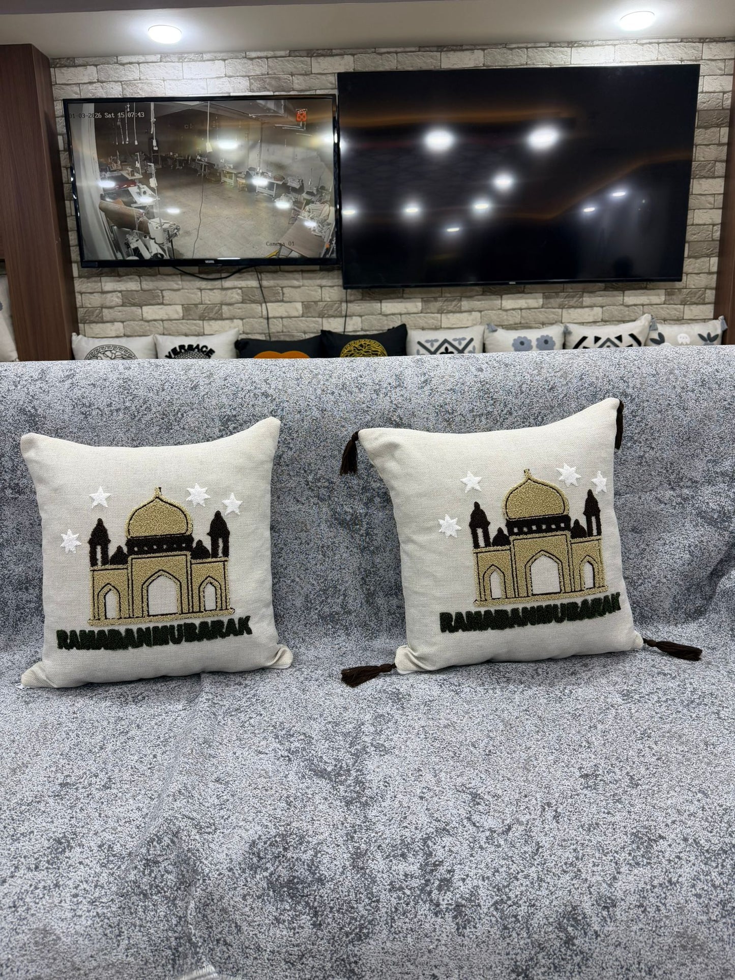 Ramadan Kareem Crescent Cushion Cover – Embroidered Arabic Calligraphy Design 5