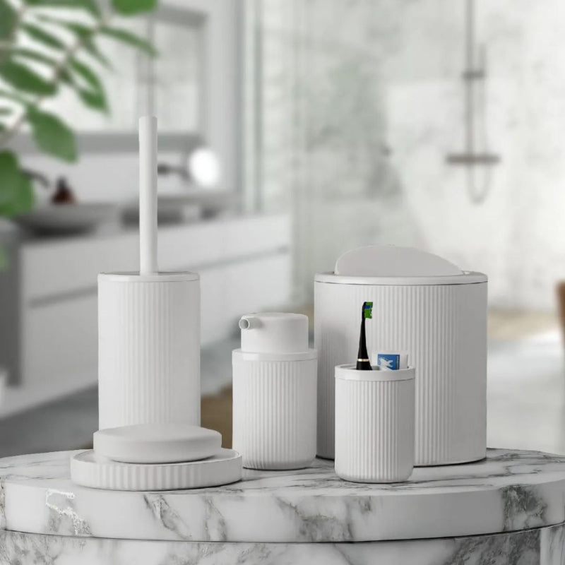 Matte bathroom accessories set – 5 pieces