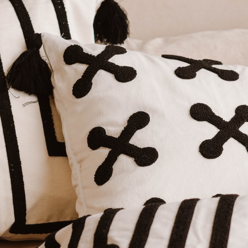 Urban Collection square cross pattern embroidered cushion cover in black and white with black tassels – 43x43 cm decorative pillow