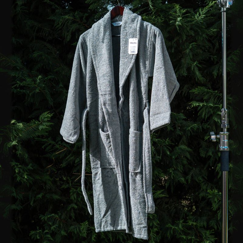 Classic cotton bathrobe with belt and pocket