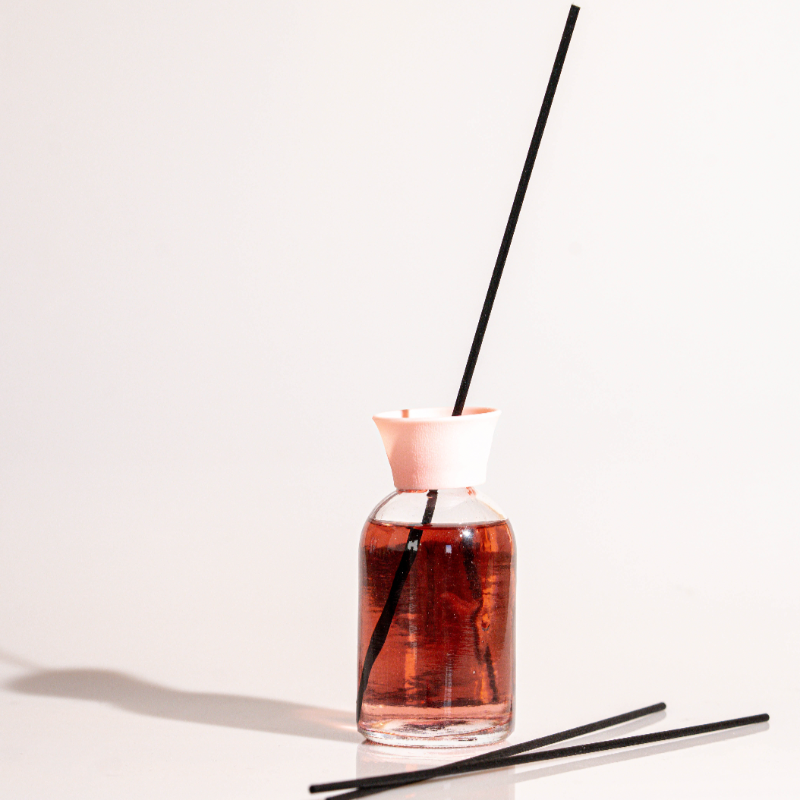 Elegant glass jasime reed diffuser with fragrance oil and natural sticks for home fragrance