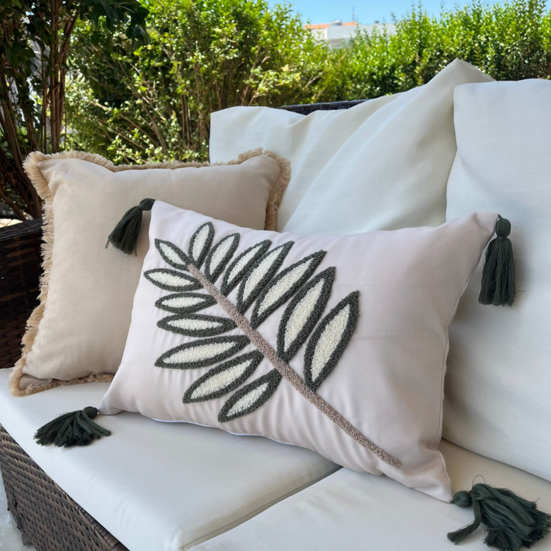 Cream cushion cover with beige fringe on sofa – 43x43 cm
Decorative cream pillow with beige trim styled for modern living room décor
Close-up of cream cushion cover with fringe detail
Neutral cream and beige cushion for sofa or bed décor