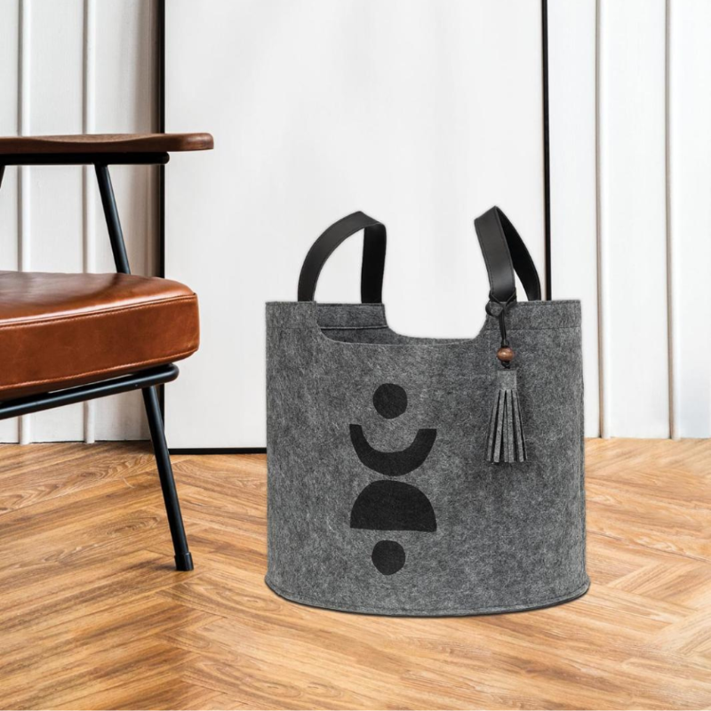 Dark grey felt storage tote with black abstract print and handles
Minimalist felt storage basket for laundry, toys, or blankets
Modern decorative felt tote with handles – dark grey organizer